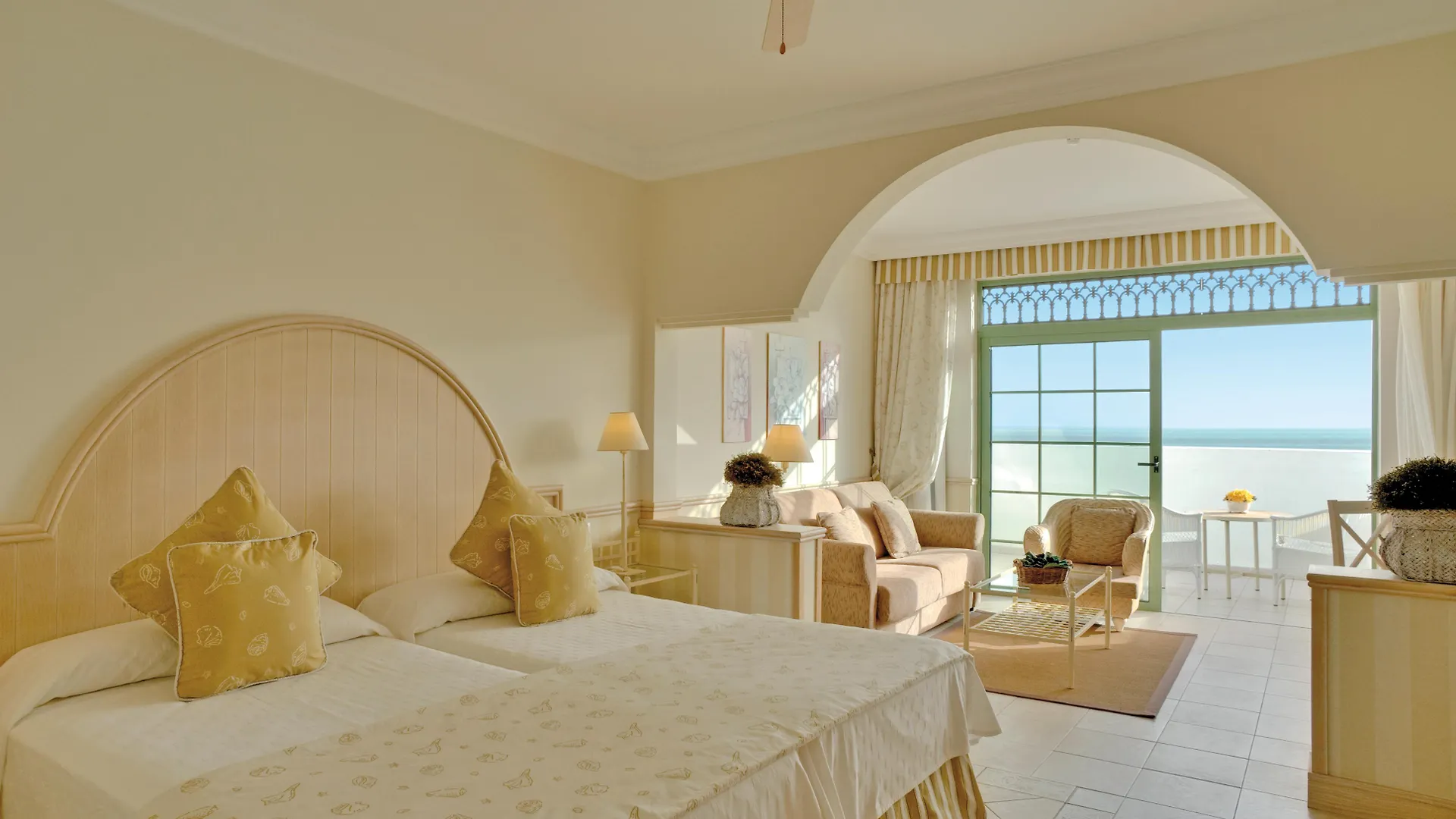 Gran Castillo Tagoro Family & Fun Playa Blanca Resort