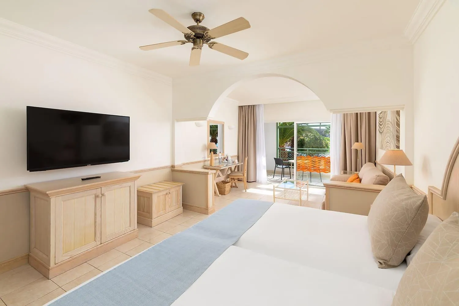 Gran Castillo Tagoro Family & Fun Playa Blanca 5*, Playa Blanca (Lanzarote)