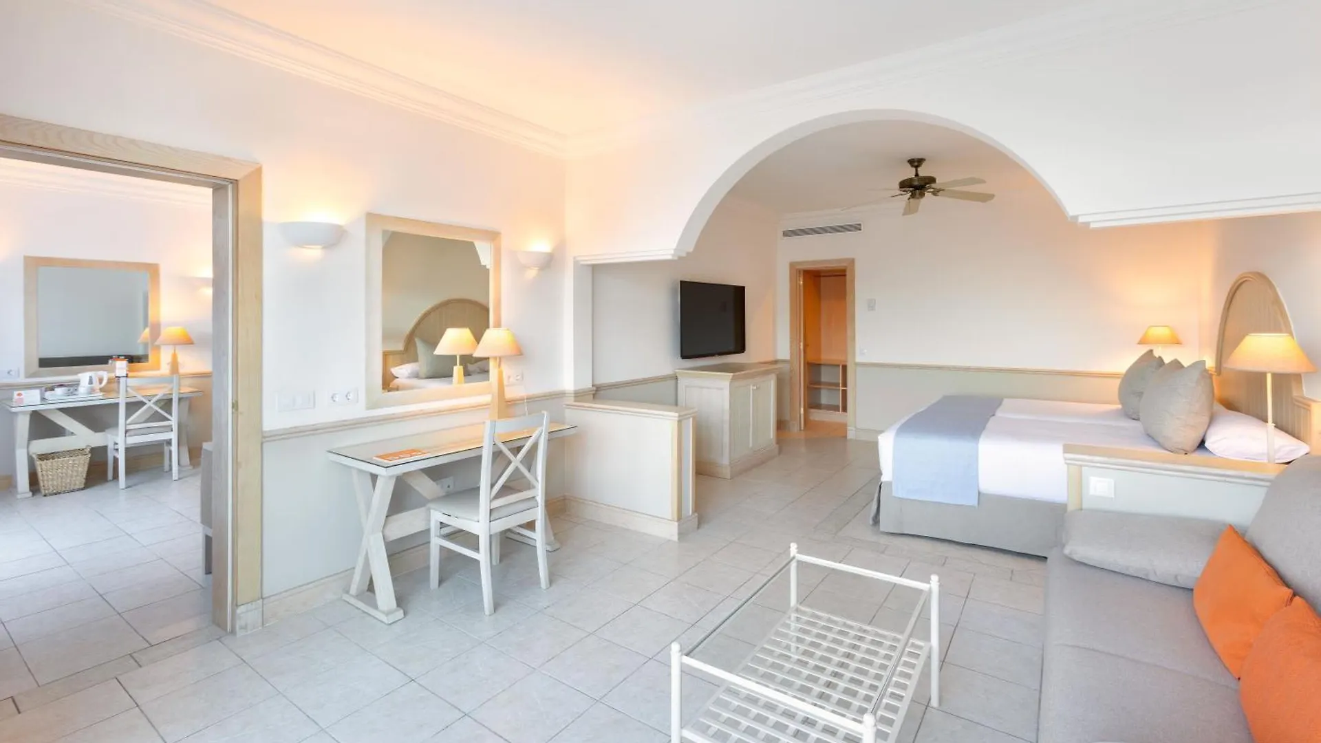Gran Castillo Tagoro Family & Fun Playa Blanca