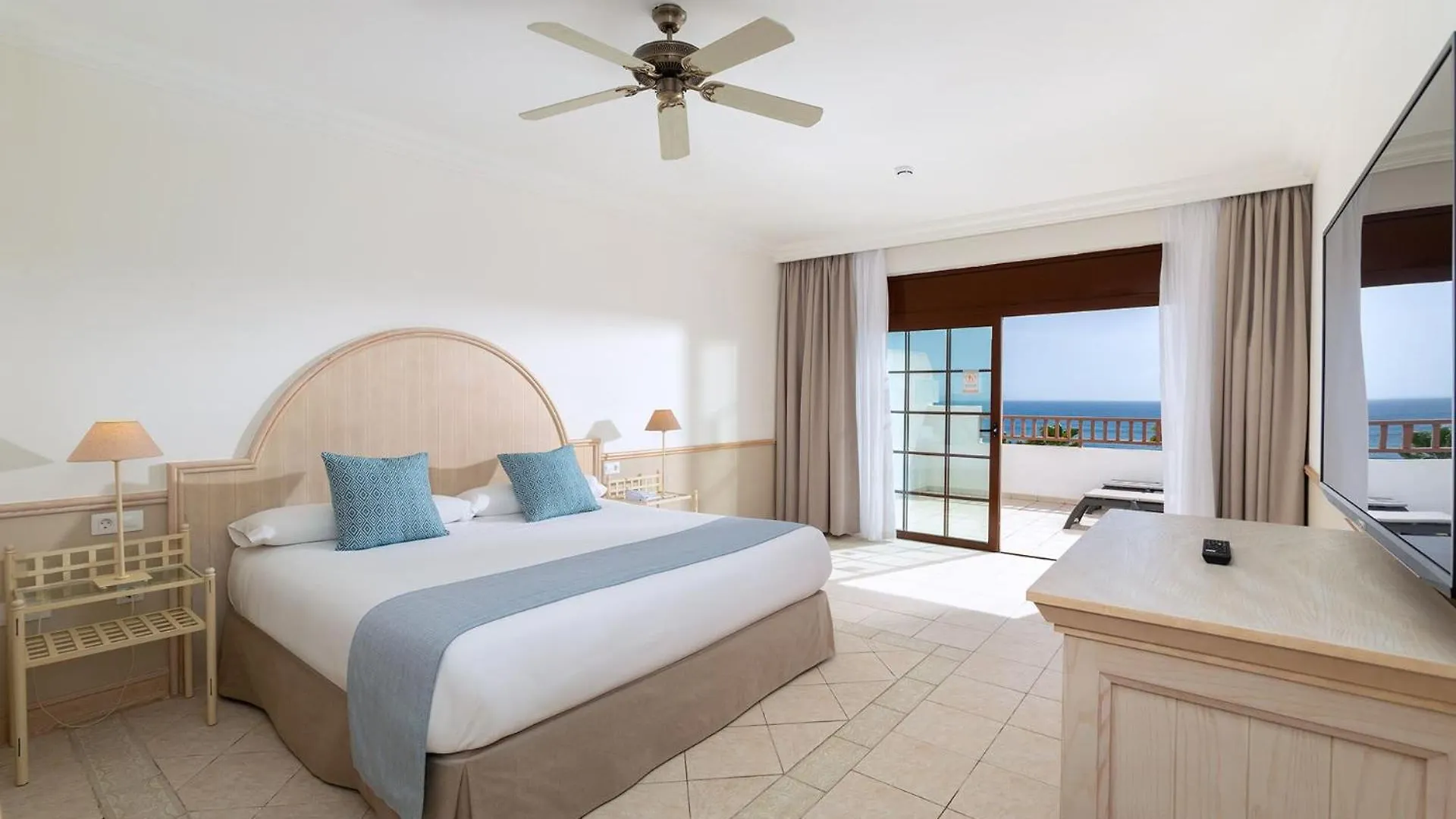 Resort Gran Castillo Tagoro Family & Fun Playa Blanca