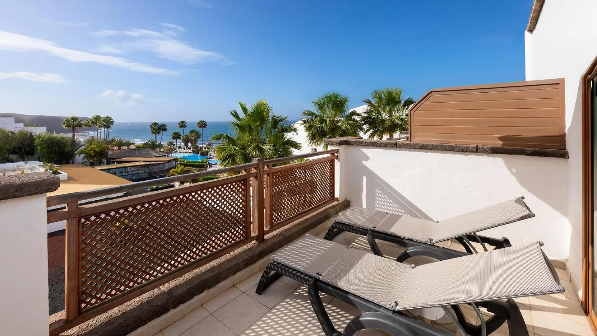 Gran Castillo Tagoro Family & Fun Playa Blanca Resort