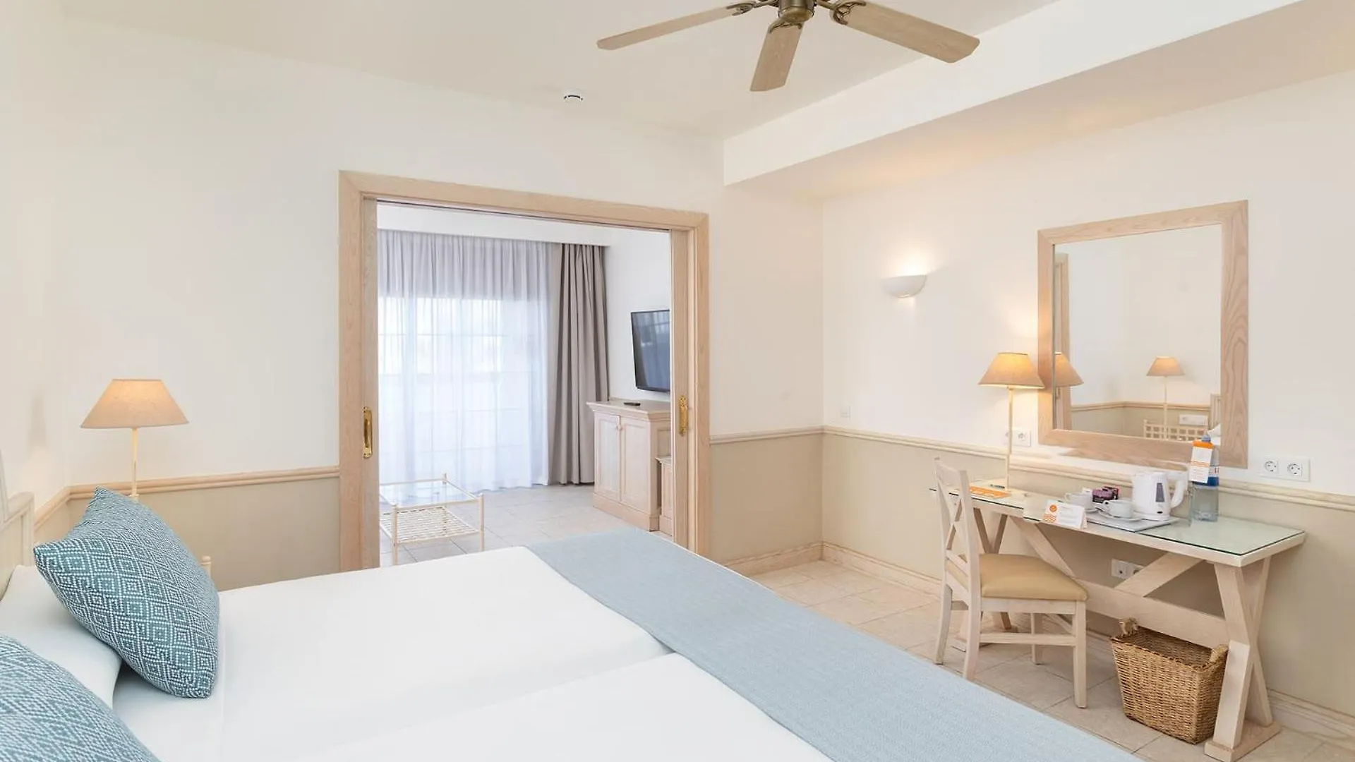 Gran Castillo Tagoro Family & Fun Playa Blanca 5*, Playa Blanca (Lanzarote)