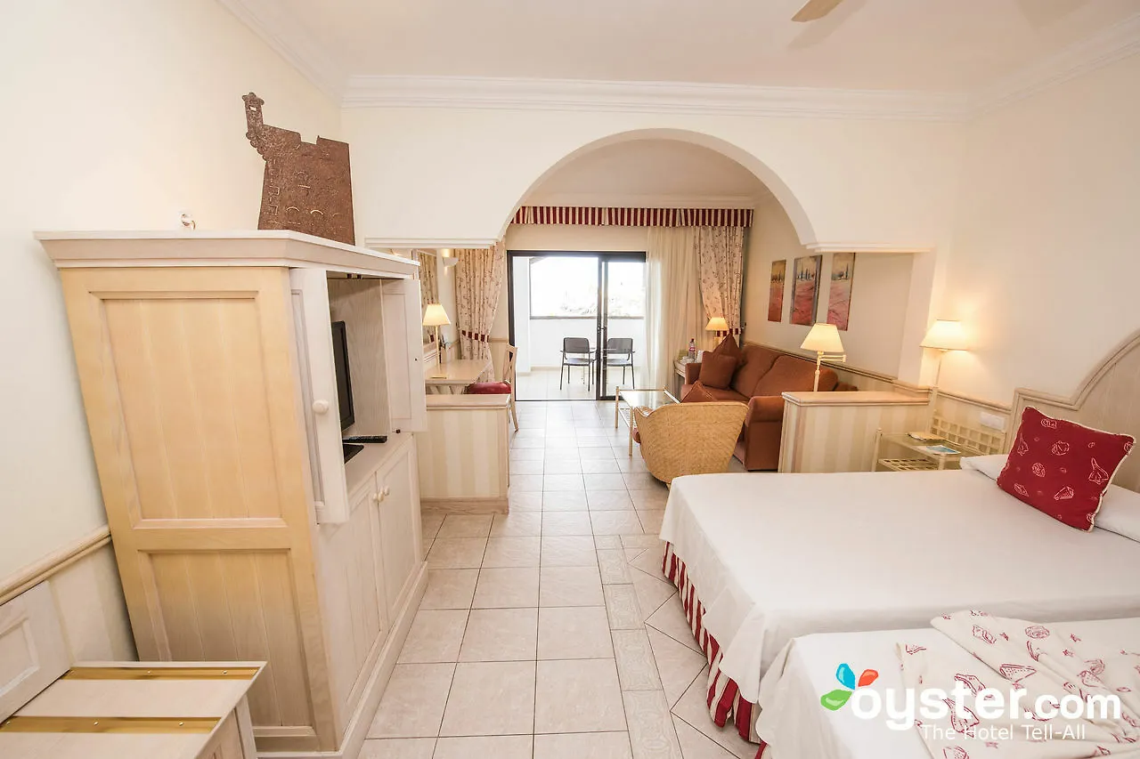 Gran Castillo Tagoro Family & Fun Playa Blanca Resort